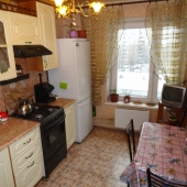 Фото кухни в квартире (продается) на Аллее Жемчуговой, 5к2