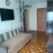 Трехкомнатная квартира срочно и дешево сдается на улице Красного Маяка - Чертаново Центральное