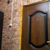 Фотография коридора и входной двери