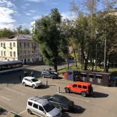 Имеется охрана, лифт, доступ круглые сутки
