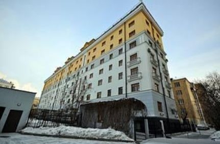 Реконструированный дом, где продается 4-к квартира на Ефремова 14