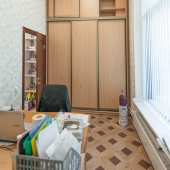 Вместительный шкаф