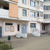 Подъезд в этом доме