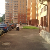 Видно, это современные дома