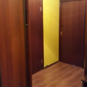 Шкаф в коридоре, сдается комната, но фактически это как однокомнатная квартира