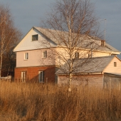 Соседний дом по участку