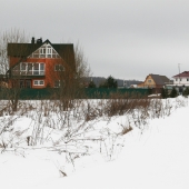 Окружающие дома вокруг участка с домом в Жальском