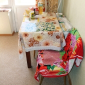 Стол на кухне - опять аккуратно и чисто
