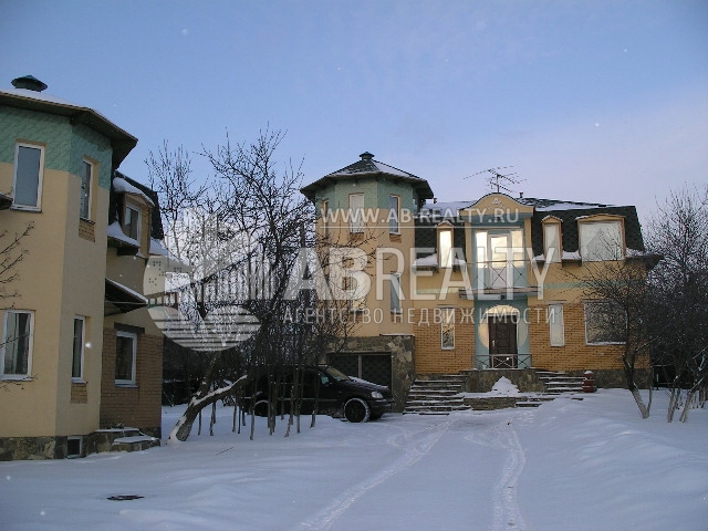 Фотография двух домов в Одинцово, Никонорово, которые сдаются на данный момент
