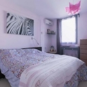 Спальная комната таунхауса в Испании
