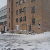 Это вид здания, в котором сдается комната