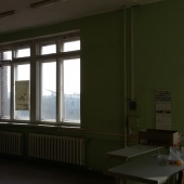 Лишний стол и прочее уберут по требованию