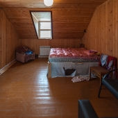 Площадь этой комнаты 17,95 кв.м.