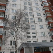 Общий вид панельного дома № 135 к. 1 по Ленинскому проспекту, Москва