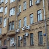 Особняк со стороны улицы