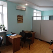 Офисное помещение за перегородкой