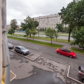 Вид на противоположную сторону Ленинского пр-та