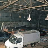 Можно внутри располагать автомобили для ремонта