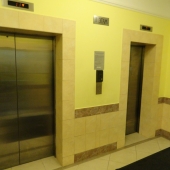 Двери лифтов