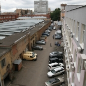 Есть возможность парковаться на территории