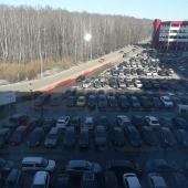 Вид из окна на заднюю сторону БЦ