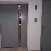 Во всех корпусах (а их не менее 4-х) работают современные лифты