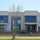 Продажа большого стильного дома по современному проекту