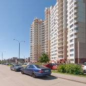 Дублер дороги рядом с внутренней дворовой дорогой